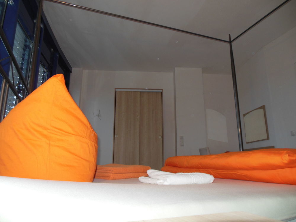 Lut10Her Sky-Fly Hotel Leipzig Exterior photo